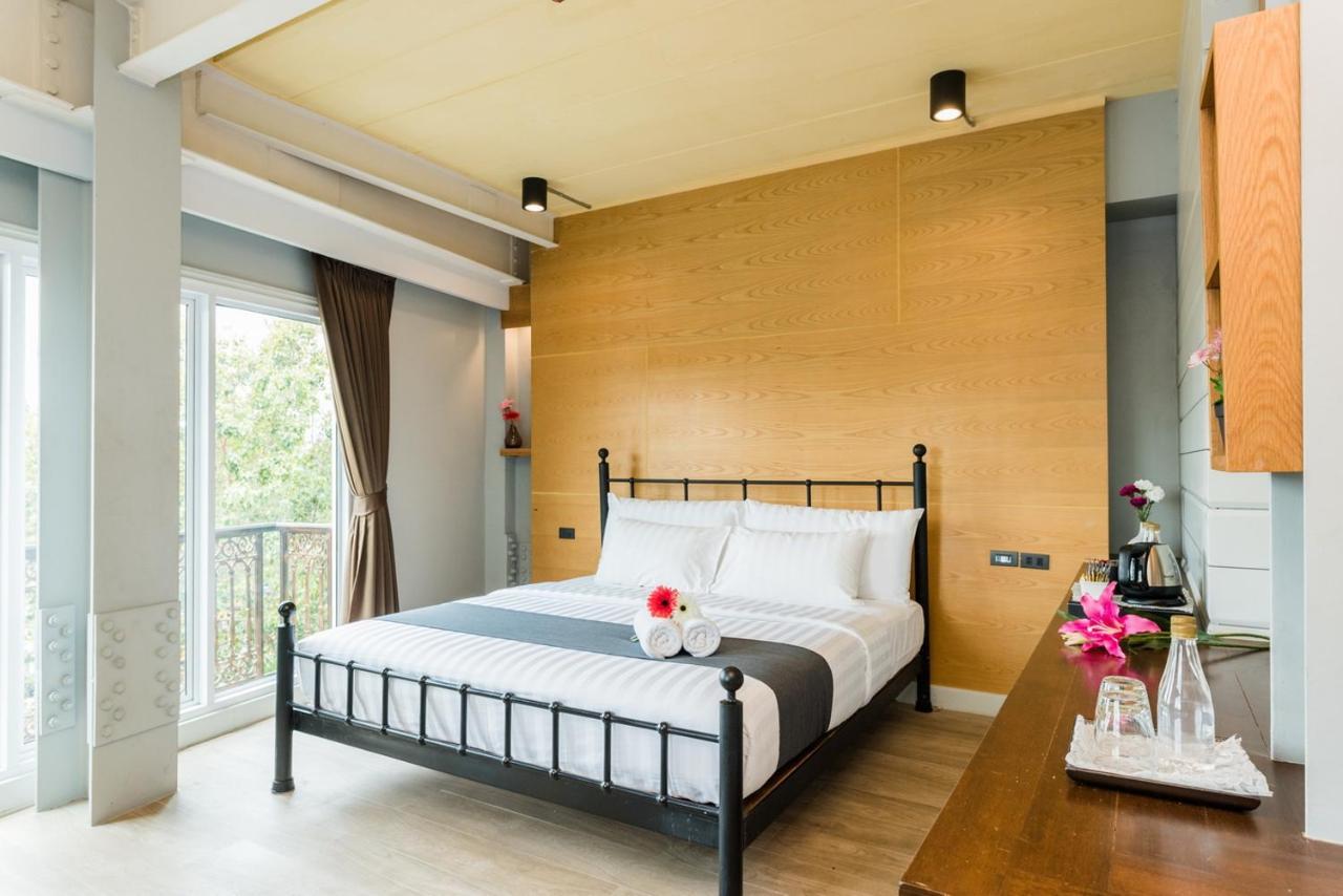 Dang Derm In The Park Khaosan Hotel Bangkok Room photo